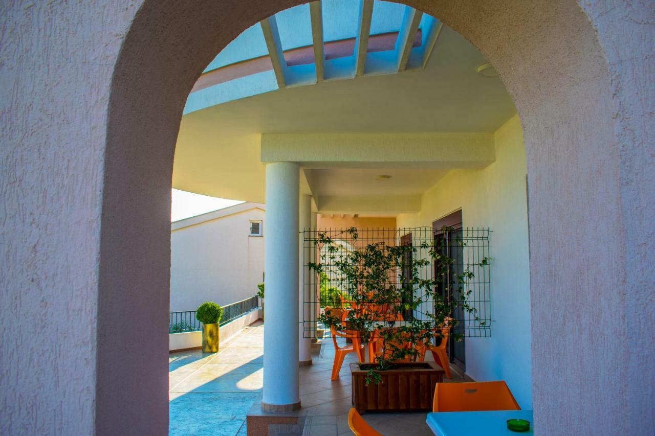 Apartments Kan Улцинь Экстерьер фото